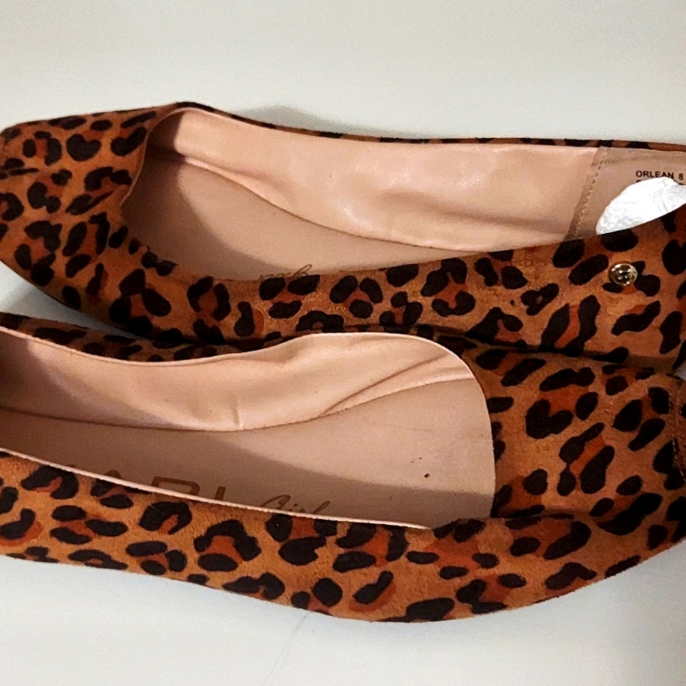 Tahari W 8 Cheetah Print Satin Ballet Flat *Like New